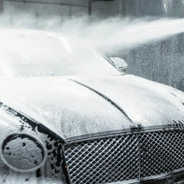 A black Bentley gets foamed