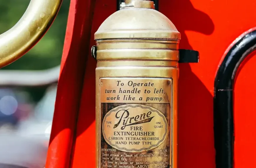 An old FIre Extinguisher in good shape