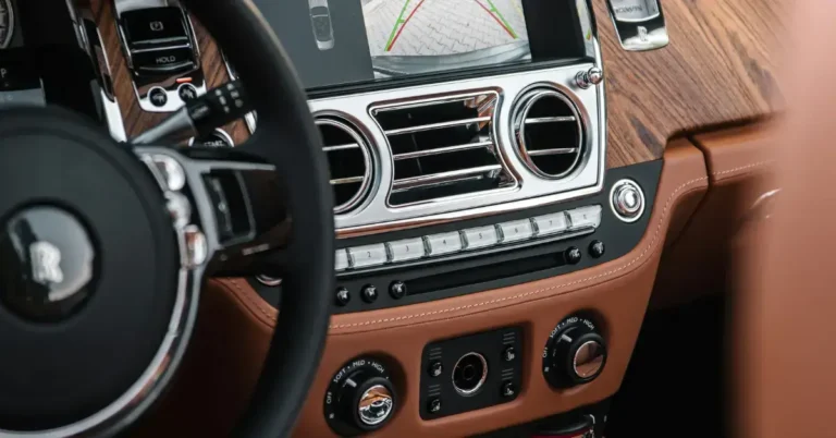 Short Distance Picture of the Middle Console form a Rolls Royce